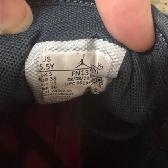 Jordan Kids Sneakers in Blue and Gold - Picture 6 of 8